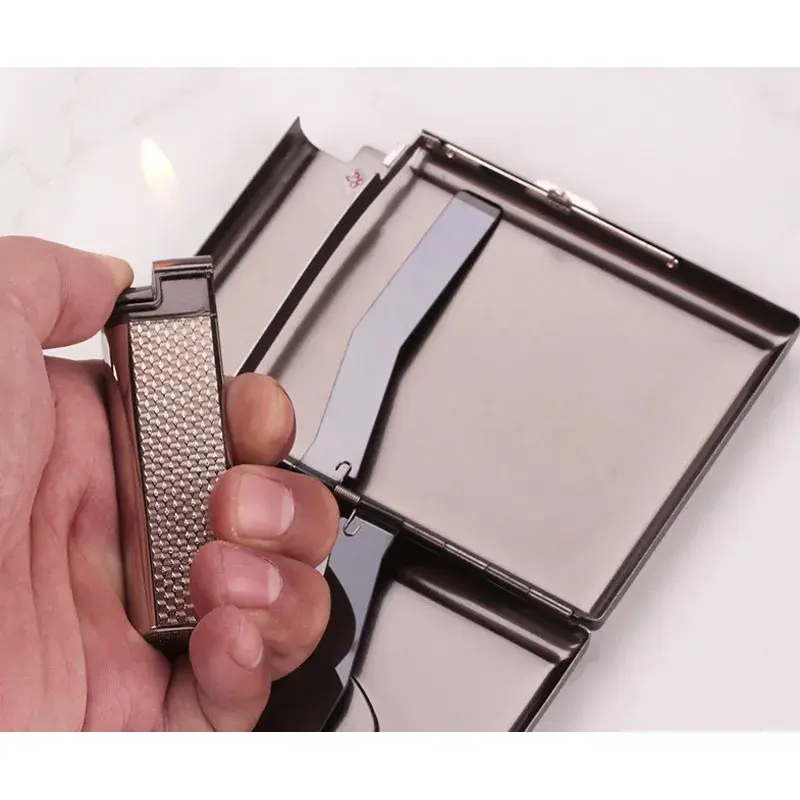 Premium Cigarette Case with Lighter thumbnail 3