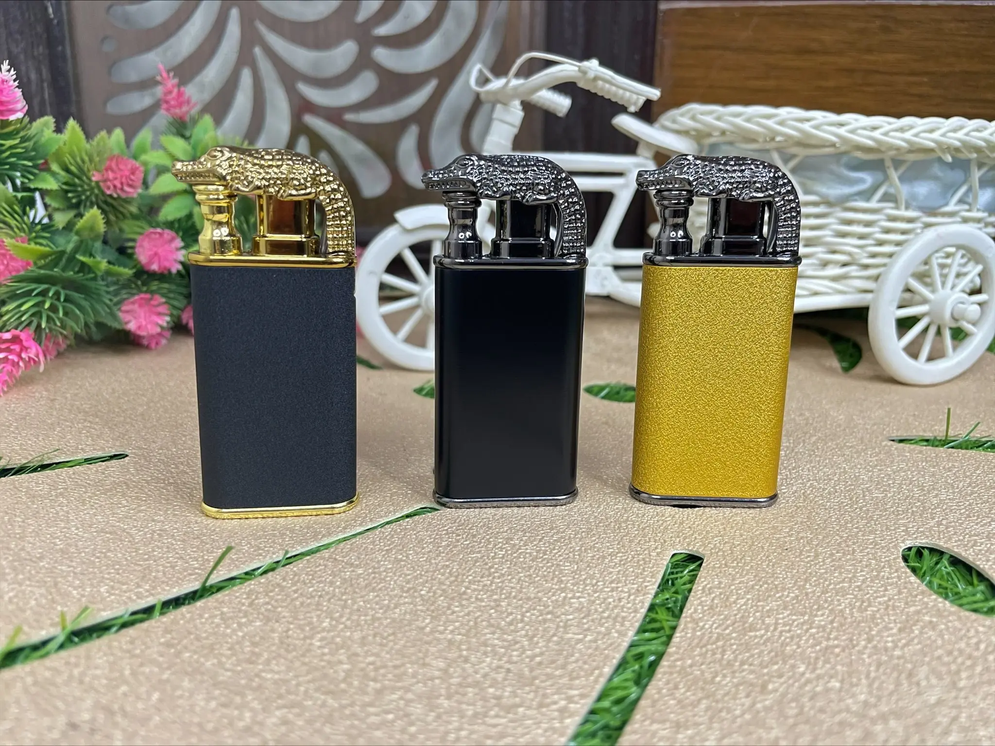 Crocodile Double-Fire Lighter thumbnail 5