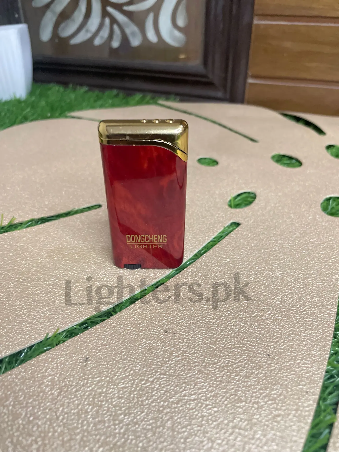 Elegant Red Lighter thumbnail 5
