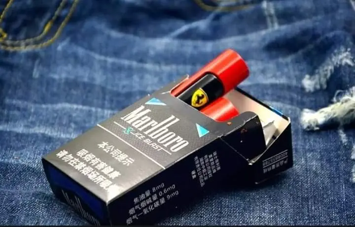 Fancy Marlboro Ferrari Lighter thumbnail 2
