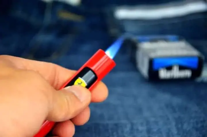 Fancy Marlboro Ferrari Lighter thumbnail 3